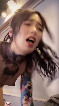 高端原创淫妻私密群内部福利美女如云 截图2
