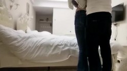 漂亮大奶小姐姐 身材苗条性格文静穿上开裆黑丝被大哥各种输出很配合 天天操逼很难射出来 截图3