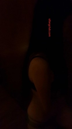 小情侣酒店开房自拍，妹子身材不错只穿内衣跳艳舞诱惑，女上位啪啪，全程国语对白淫荡1080P 截图5