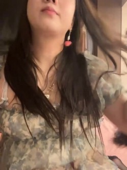 stripchat平台的人气女神，19岁学生妹，【Olivia】，童颜巨乳，高潮狂喷水，跟个水龙 截图15