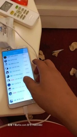 帝王女奴调教，大屁股骚母狗是真骚，先灌肠后塞菊花，骚母狗趴地屌鞋子给舔脚真鸡巴骚精彩不要错过 截图16