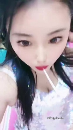 快手颜值熟女【张颜儿】大尺度掰逼，道具自慰潮喷，淫语调教 截图7