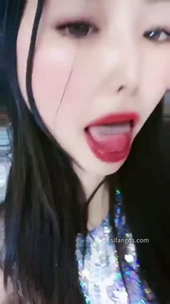 快手颜值熟女【张颜儿】大尺度掰逼，道具自慰潮喷，淫语调教 截图13