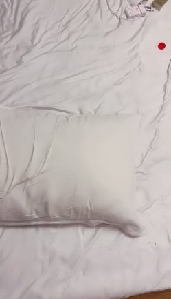 妈妈的乳汁，开档黑丝露脸极品少妇跟大哥激情啪啪，口交足交骚穴特写，各种抽插激情上位，边草边挤奶水刺激 截图16