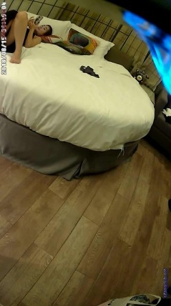【精选稀缺360】浪漫圆床房-淫荡少妇偷情光头男被操的哇哇乱叫 太销魂了 截图6