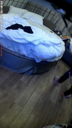 【精选稀缺360】浪漫圆床房-淫荡少妇偷情光头男被操的哇哇乱叫 太销魂了 截图15
