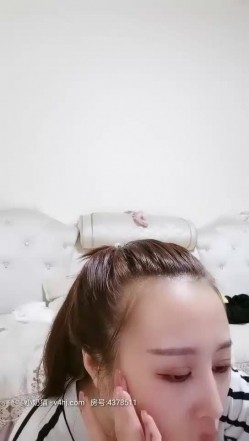 你的梦中情人月儿高颜值美女沙发啪啪，特写口交上位骑坐抱起来大力猛操 截图3