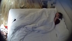 性瘾女友爱裸睡欲求不满翻来覆去缠着男友要啪啪 漏点较多 也挺有看点的 眼镜妹比男人更好色 截图15