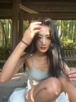 主播 so-linger 极品骚货户外直播漏出、自慰卖骚、各种大胆动作非常刺激 截图4