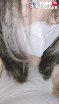 【超顶 ️绿帽大神】91小懒猫 调教母狗校花女友甄选 珍珠骚丁露出取外卖 开肛调教 网吧露出 3P激战极品M属性女友 截图10