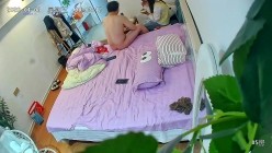 酒店偷拍稀有绿叶房斯文眼镜学妹穿上丝袜被男友抓住双手后入打桩起飞 截图2