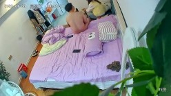 酒店偷拍稀有绿叶房斯文眼镜学妹穿上丝袜被男友抓住双手后入打桩起飞 截图6