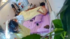 酒店偷拍稀有绿叶房斯文眼镜学妹穿上丝袜被男友抓住双手后入打桩起飞 截图11