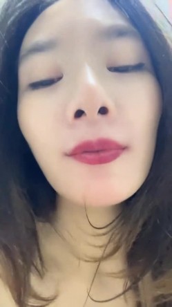 国产直播.高颜值女神盲盒系列-潘美人_韵味少妇，黑丝诱惑，自慰喷水 截图4