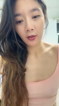国产直播.高颜值女神盲盒系列-潘美人_韵味少妇，黑丝诱惑，自慰喷水 截图6