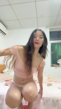 国产直播.高颜值女神盲盒系列-潘美人_韵味少妇，黑丝诱惑，自慰喷水 截图7