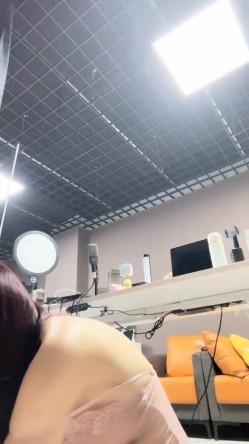 新人御姐，超骚，超性感，【梦幻女神】，少妇的理想状态，胸大，人白貌美，骚的让人心痒痒 截图8
