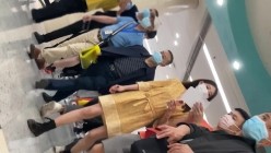 大神偷拍美女裙底风光 ️CD2218SR级！医院看病的筷子腿小姐姐前后CD气质黑丝美腿骚货 截图3
