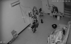 【破解摄像头】非常的主动少妇在沙发啪啪啪，男的也是个暖男搞完了还帮忙把逼擦干净 截图6
