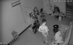 【破解摄像头】非常的主动少妇在沙发啪啪啪，男的也是个暖男搞完了还帮忙把逼擦干净 截图15