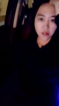 【妖精霍霍】从家中阳台到户外野战，还要车震，极品尤物御姐，美乳白虎，彻底放飞了自我 截图7