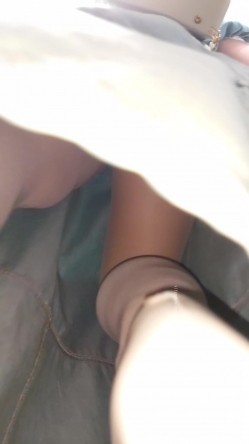 人妻熟女控必备！天生妖娆风骚脸淫荡骚妻【小愤青】露脸性爱自拍视图集，大白天街边车震居家各种啪啪相当反差 截图5