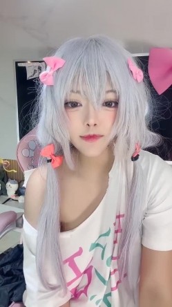 美到炸！二次元校花『张婉萌』双洞齐开！爽飞~清纯的女COS其实是个渴望被大鸡巴灌满骚穴的反差婊小母狗 截图5