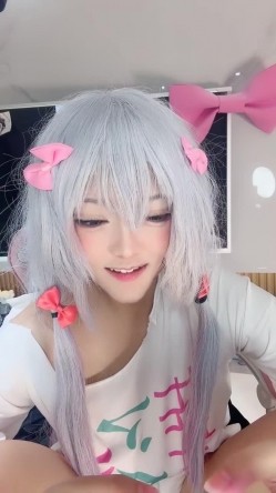 美到炸！二次元校花『张婉萌』双洞齐开！爽飞~清纯的女COS其实是个渴望被大鸡巴灌满骚穴的反差婊小母狗 截图12