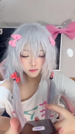 美到炸！二次元校花『张婉萌』双洞齐开！爽飞~清纯的女COS其实是个渴望被大鸡巴灌满骚穴的反差婊小母狗 截图14