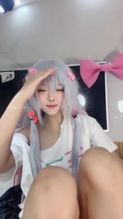 美到炸！二次元校花『张婉萌』双洞齐开！爽飞~清纯的女COS其实是个渴望被大鸡巴灌满骚穴的反差婊小母狗 截图15