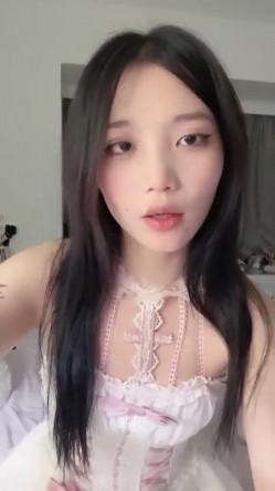 四川小美女，明星级别【小米粥粥】忧郁的眼神，让大哥们着迷，一晚上礼物乱飞牛逼了 截图6