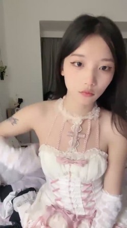 四川小美女，明星级别【小米粥粥】忧郁的眼神，让大哥们着迷，一晚上礼物乱飞牛逼了 截图14