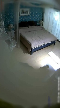 喜欢跪在地上吃鸡鸡的时尚气质美女和公司新来的帅气男同事酒店约会操完一次女的又要操,主动女上位干男的! 截图3