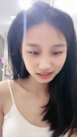 清纯校花【是雪儿吖】边扣边操干出痛苦面具 含泪狂撸 截图3