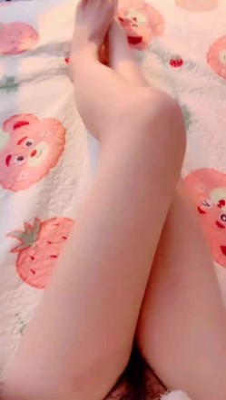 超级大美女，艺校古筝女孩，【朵儿】，气质爆棚，蝴蝶逼爱好者的福音，粉木耳湿漉漉，脸蛋美奶子大，十分好评必看! 截图9