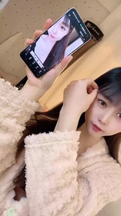 超级大美女，艺校古筝女孩，【朵儿】，气质爆棚，蝴蝶逼爱好者的福音，粉木耳湿漉漉，脸蛋美奶子大，十分好评必看! 截图13