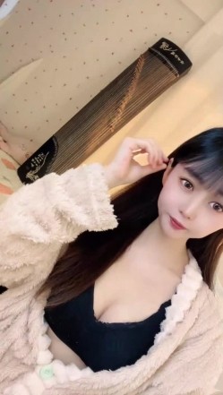 超级大美女，艺校古筝女孩，【朵儿】，气质爆棚，蝴蝶逼爱好者的福音，粉木耳湿漉漉，脸蛋美奶子大，十分好评必看! 截图14