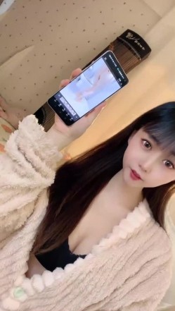 超级大美女，艺校古筝女孩，【朵儿】，气质爆棚，蝴蝶逼爱好者的福音，粉木耳湿漉漉，脸蛋美奶子大，十分好评必看! 截图16