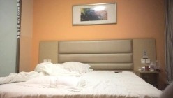 【肌肉佬探花】极品美容院兼职美女，服务周到身材火辣，各种手法让猛男欲仙欲死 截图6