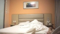 【肌肉佬探花】极品美容院兼职美女，服务周到身材火辣，各种手法让猛男欲仙欲死 截图14