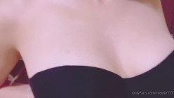 台湾Tictok模特身材网红「Roselle」OF大尺度私拍 外表单纯甜妹私下玩很大 截图15