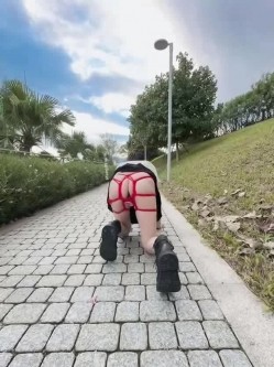 字母猎奇必备！极度SM重口，舞蹈生姐姐【依然】各种花样玩法，暴力异物扩张3P女女露出喝尿 截图3