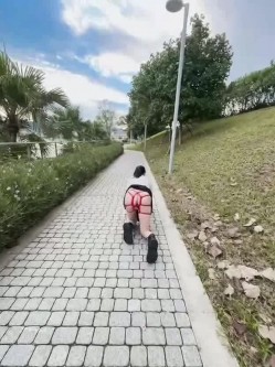 字母猎奇必备！极度SM重口，舞蹈生姐姐【依然】各种花样玩法，暴力异物扩张3P女女露出喝尿 截图11