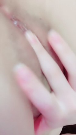 萝莉校花推荐 超正点【1点萝】美到让你鸡巴翘起 道具自慰喷水 看脸就能射的学生妹 罕见啪啪干爽 截图12