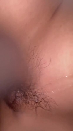 良家少妇后入啪啪 老公流出来了 那是你的水 老公还没射呢 啊 我咋那么多啊 骚话不停 淫水流不停 内射 视角不错 截图16