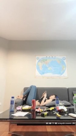 【胖导演00后女优】风骚模特身材真棒，帝王享受异域风情，各种视角全方位拍摄手法专业 截图2