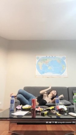 【胖导演00后女优】风骚模特身材真棒，帝王享受异域风情，各种视角全方位拍摄手法专业 截图3