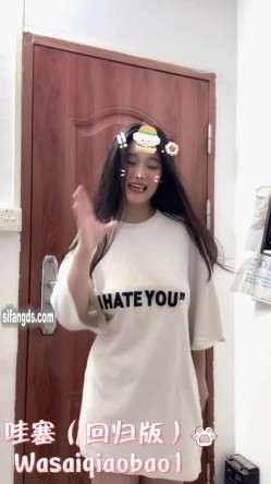 推特00后宝妈，吊钟巨乳【哇塞乔宝】新番露脸裸舞，自慰，露出，啪啪福利 截图16