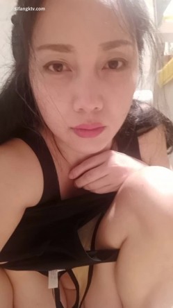 十八线明星【钟晓红】大尺度自慰私照 截图3