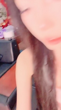 【火爆小姨子】 肛交模特小姨 高挑极品模特身材白虎粉穴~摆姿势挨操肛交喷水刺激不断~后入肛插打桩实在猛 截图2